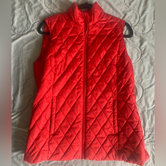 Red vest - Picture 1 of 3